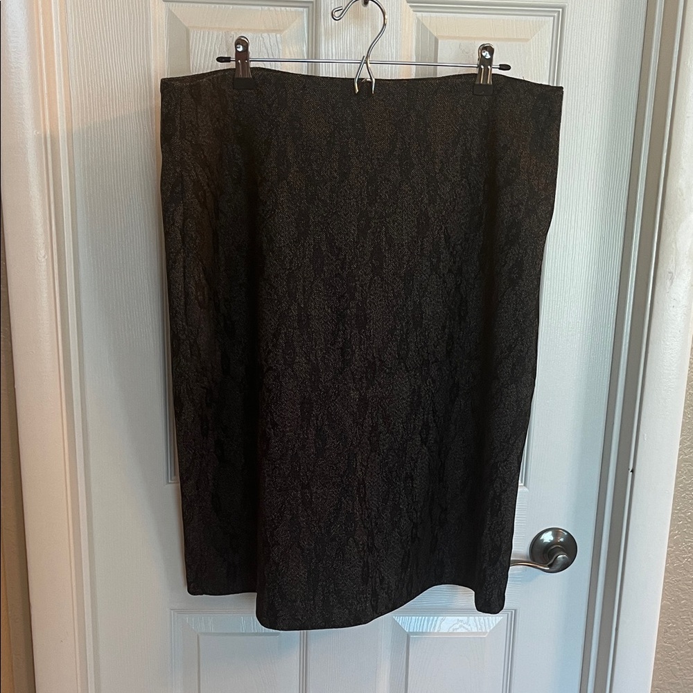 Chic Black Lace Pencil Skirt